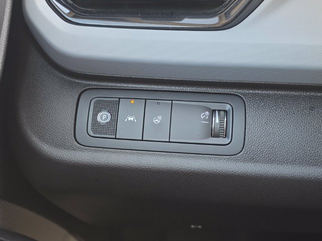 Certified 2027 Chevrolet Bolt LT w/ Comfort Package FWD image 29