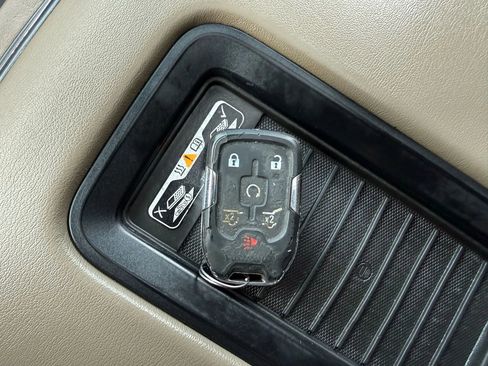 Used 2017 GMC Yukon XL SLT w/ Open Road Package image 50