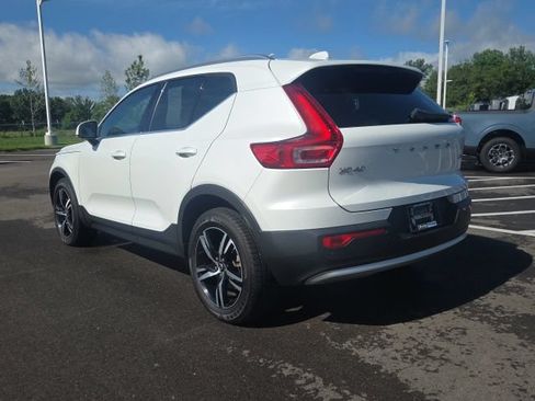 Used 2023 Volvo XC40 B5 Plus AWD/4WD image 15