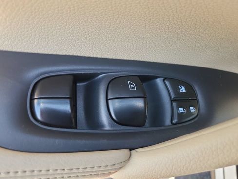Used 2016 Nissan Rogue SL w/ SL Premium Package AWD/4WD image 11