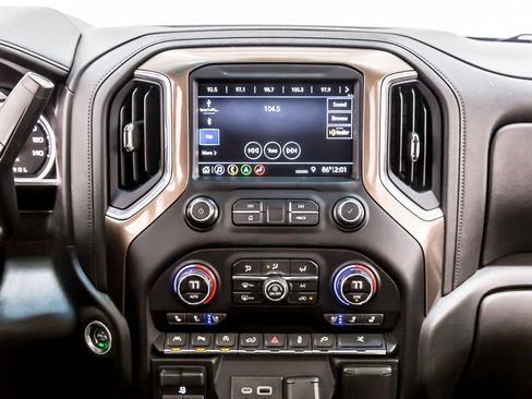 Used 2019 Chevrolet Silverado 1500 High Country w/ Technology Package AWD/4WD image 20