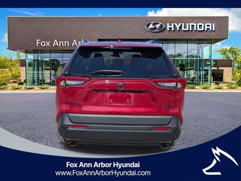 Used 2022 Toyota RAV4 XLE Premium AWD/4WD image 4