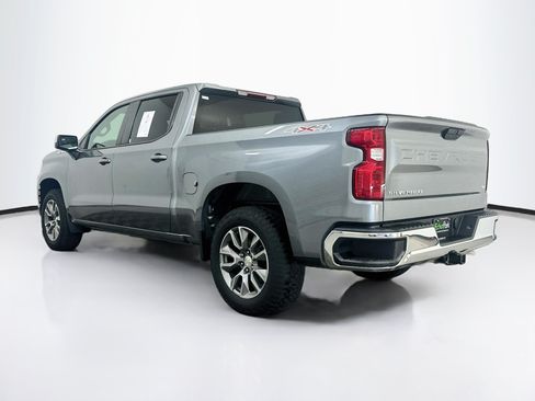 Used 2022 Chevrolet Silverado 1500 LT AWD/4WD image 5