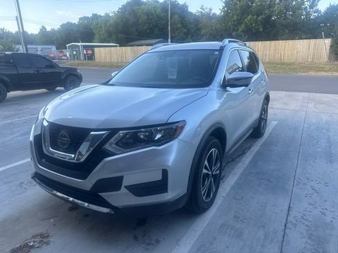 Used 2019 Nissan Rogue SV w/ Premium Package AWD/4WD image 2