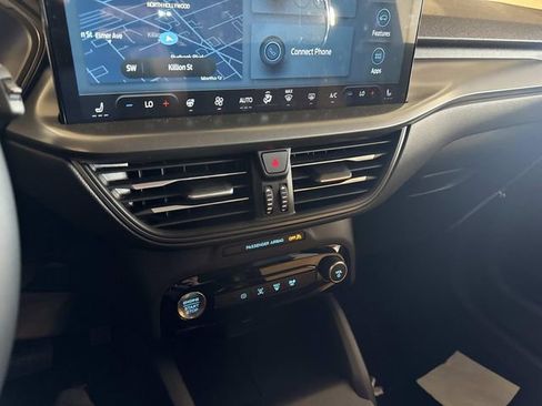 Used 2025 Ford Escape SE image 26