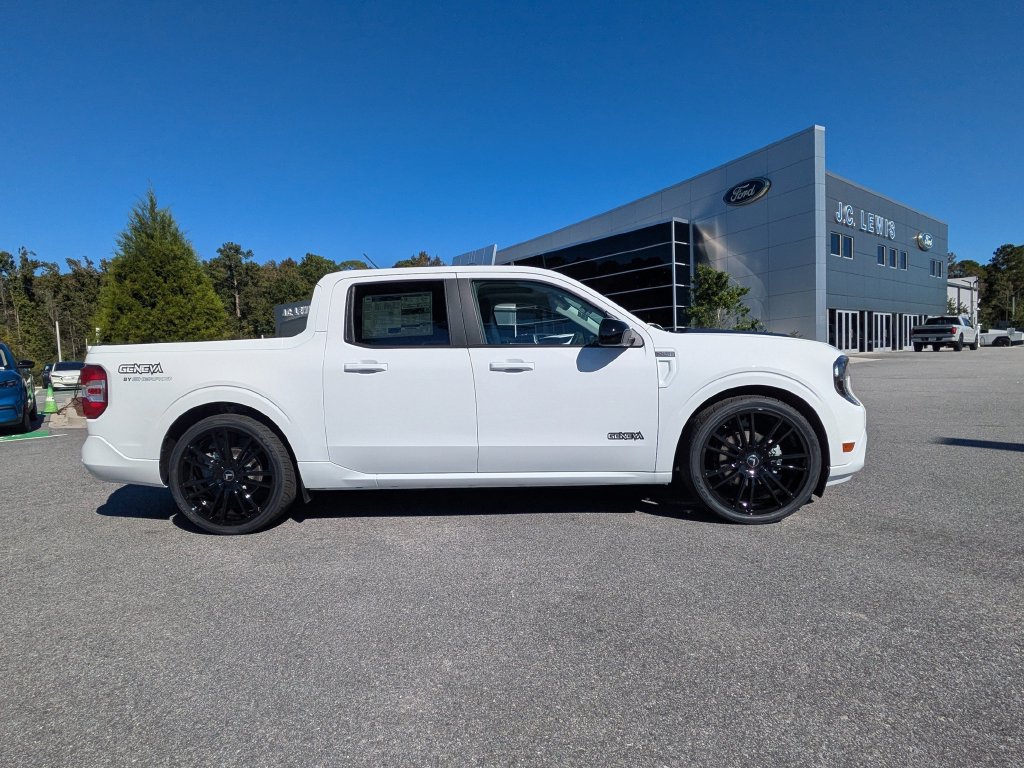 New 2026 Ford Maverick XLT w/ XLT Luxury Package FWD image 3