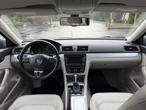 Used 2012 Volkswagen Passat 2.5 SE image 12