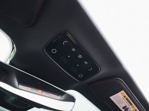 Used 2022 Ferrari SF90 Spider image 70