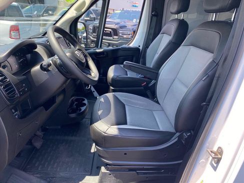 Used 2026 RAM ProMaster 2500 w/ Convenience Group FWD image 9