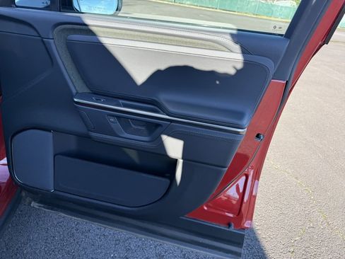 Used 2025 Rivian R1T Adventure image 30