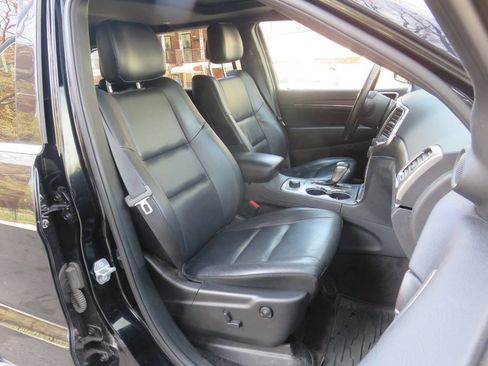 Used 2018 Jeep Grand Cherokee Limited image 11