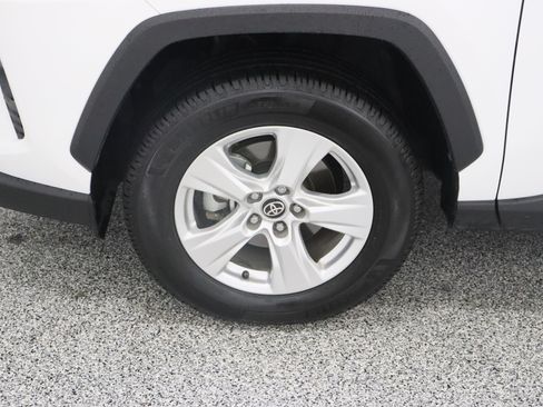 Used 2021 Toyota RAV4 XLE FWD image 11