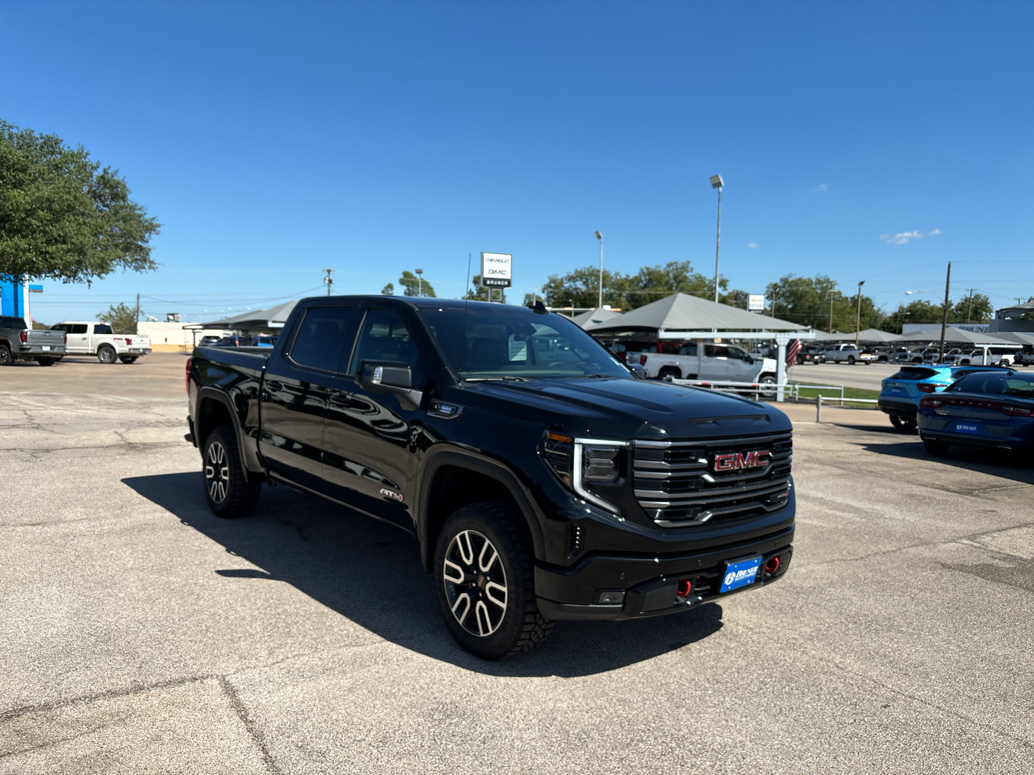 New 2026 GMC Sierra 1500 AT4 w/ AT4 Premium Package AWD/4WD image 3