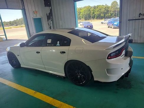 Used 2019 Dodge Charger R/T RWD image 3