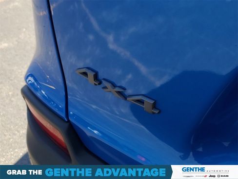 Used 2020 Jeep Cherokee Trailhawk w/ Cold Weather Group image 7