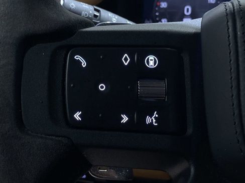 Used 2024 Land Rover Defender 110 V8 image 11