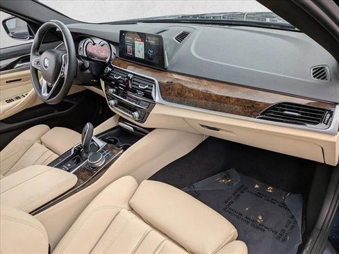 Used 2017 BMW 530i xDrive image 26