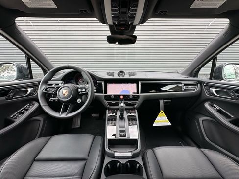 Used 2026 Porsche Macan Turbo AWD/4WD image 6