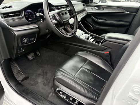 Used 2023 Jeep Grand Cherokee Overland w/ Adv Protech Group III image 14