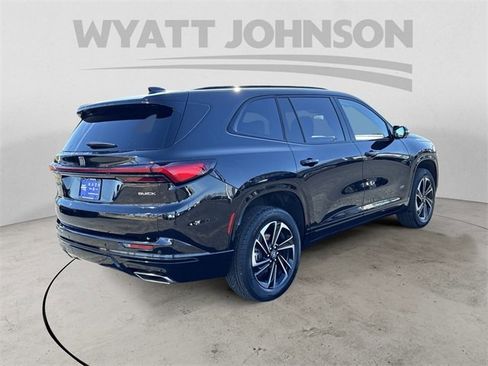 Used 2025 Buick Enclave Sport Touring image 5