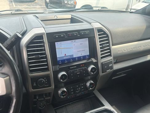 Used 2021 Ford F350 Platinum w/ Tremor Off-Road Package AWD/4WD image 14