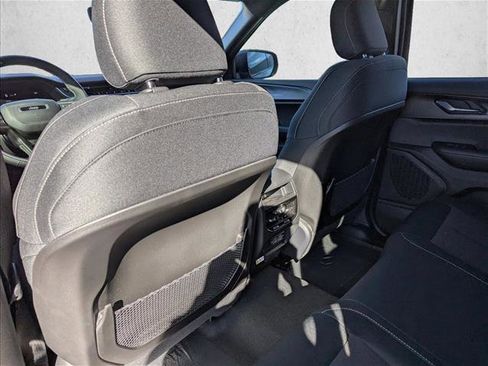 New 2025 Jeep Grand Cherokee Laredo X w/ Luxury Tech Group I image 25