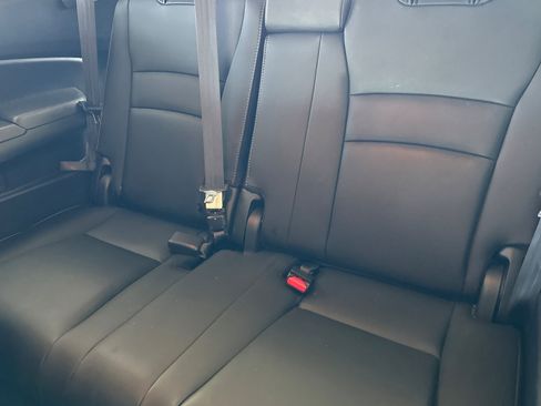 Used 2021 Honda Pilot Touring image 16
