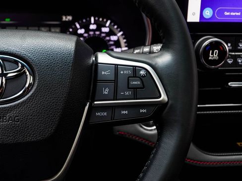 Used 2023 Toyota Highlander XSE FWD image 30