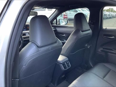 Used 2021 Lexus UX 200 FWD image 12