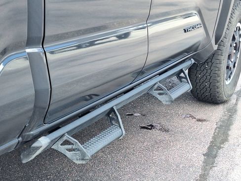 Used 2025 Toyota Tacoma TRD Off-Road w/ TRD Off Road Upgrade Package AWD/4WD image 31