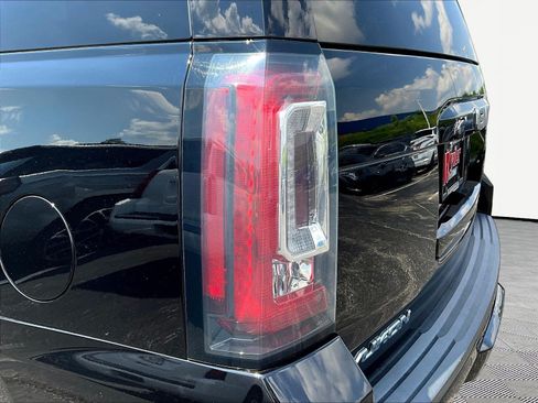 Used 2018 GMC Yukon SLT AWD/4WD image 23