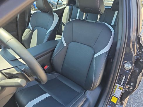 Used 2025 Toyota Camry SE FWD image 17