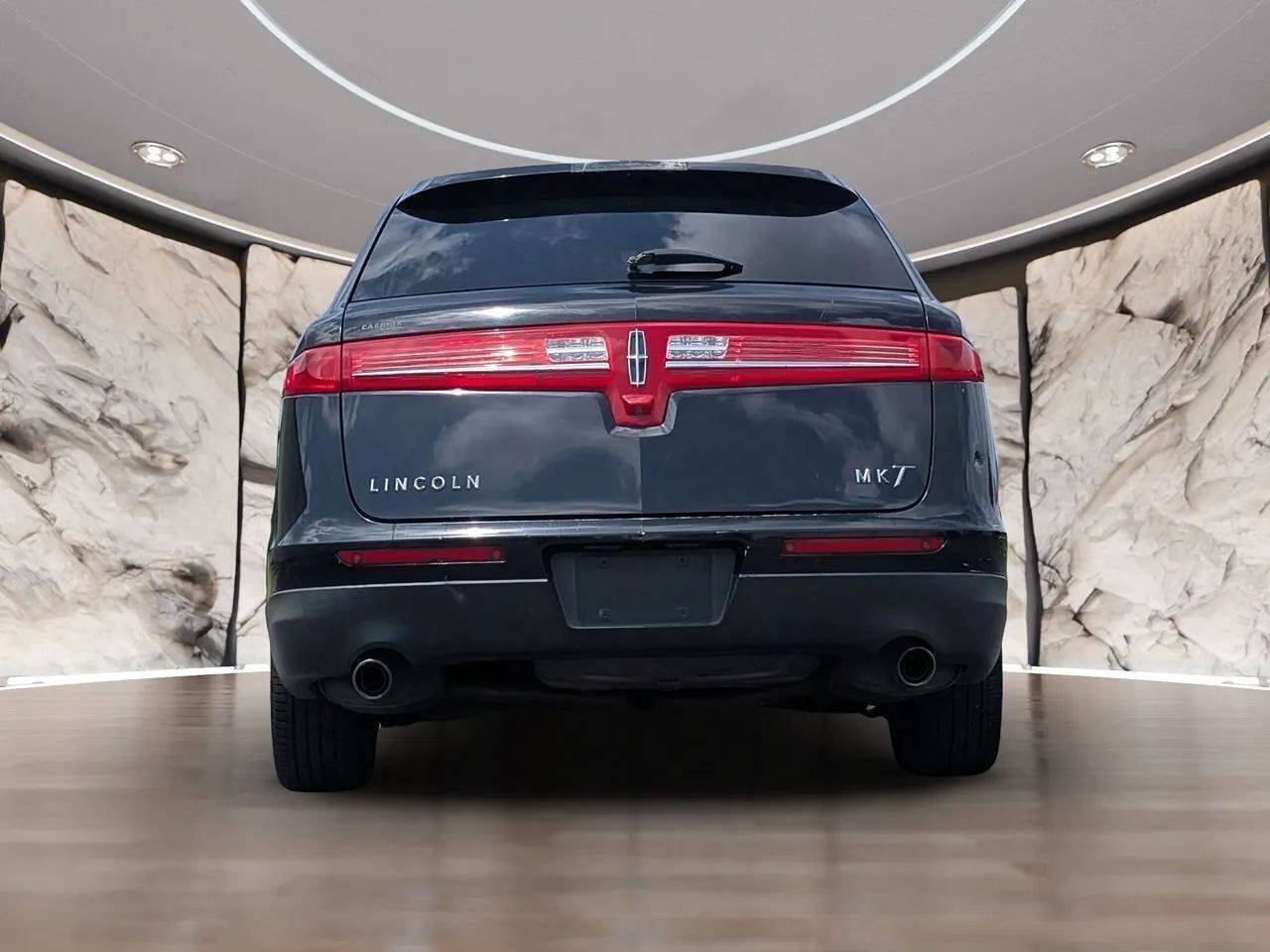 Used 2019 Lincoln MKT AWD image 9