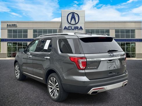 Used 2017 Ford Explorer Platinum AWD/4WD image 3