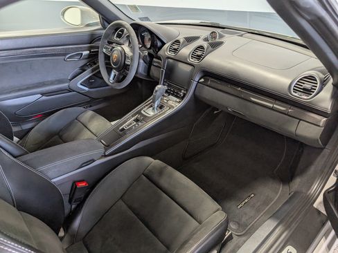 Used 2023 Porsche 718 Boxster GTS RWD image 15