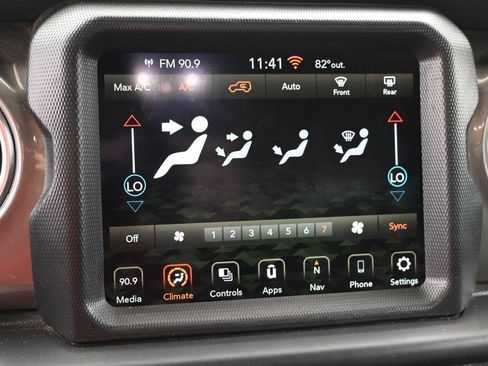 Used 2023 Jeep Wrangler Unlimited Sahara AWD/4WD image 9