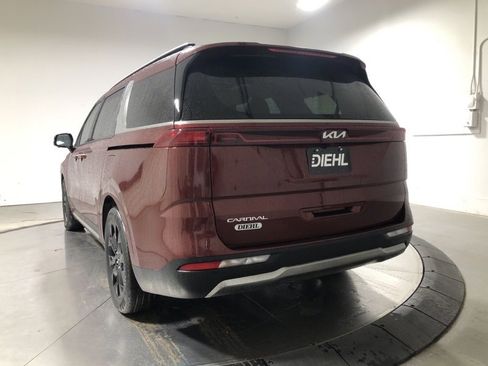 Used 2024 Kia Carnival SX Prestige image 5