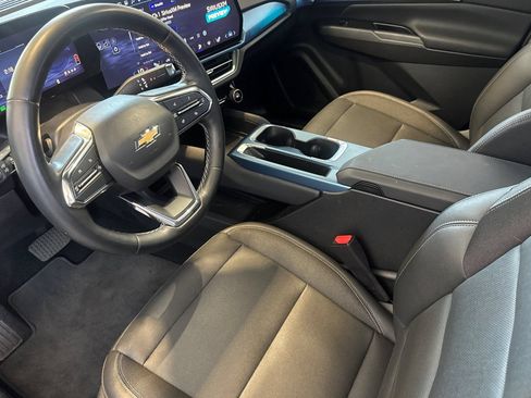 Used 2024 Chevrolet Equinox EV LT FWD image 11