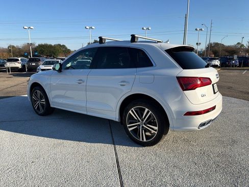 Used 2020 Audi Q5 e Premium Plus w/ Premium Plus Package image 3