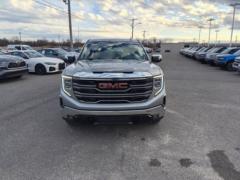 Used 2025 GMC Sierra 1500 SLT image 8