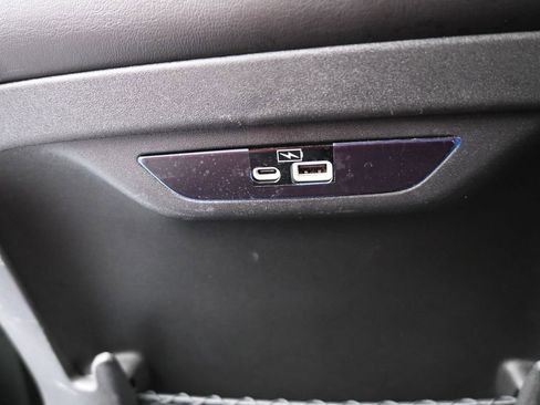 Used 2023 Chrysler Pacifica Touring-L w/ S Appearance Package image 38