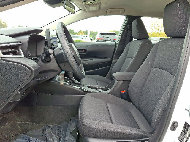 Used 2025 Toyota Corolla LE FWD image 14