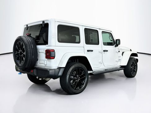 Used 2023 Jeep Wrangler Unlimited Sahara w/ Cold Weather Group AWD/4WD image 9
