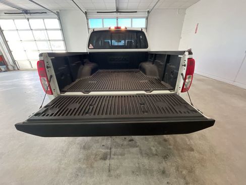 Used 2017 Nissan Frontier SV image 21
