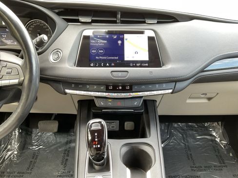 Used 2021 Cadillac XT4 Premium Luxury image 11