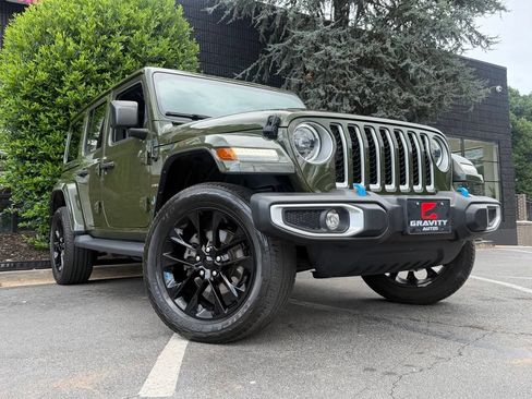 Used 2023 Jeep Wrangler Unlimited Sahara w/ Cold Weather Group AWD/4WD image 8