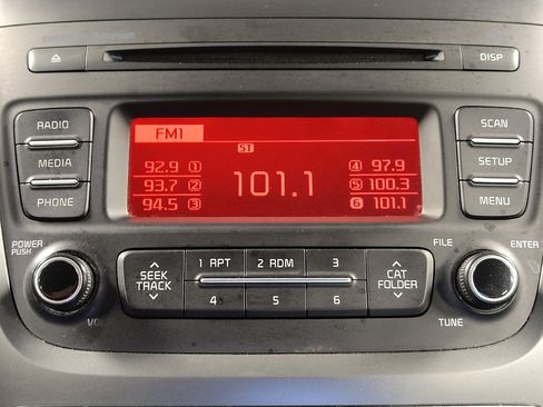 Used 2015 Kia Sorento LX image 25