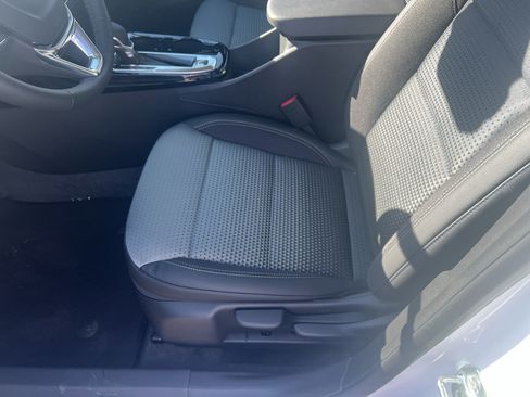 New 2026 Chevrolet Trax LT w/ LT Convenience Package FWD image 10