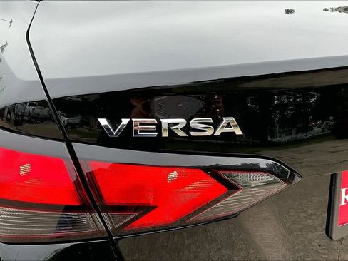Used 2025 Nissan Versa SV FWD image 24