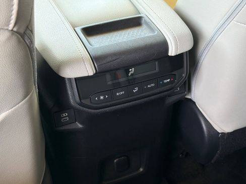 Used 2024 Toyota Grand Highlander AWD image 15